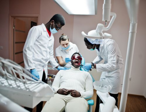 Limpeza Dental com Airflow: A Revolução Suave e Eficaz na Higiene Profissional